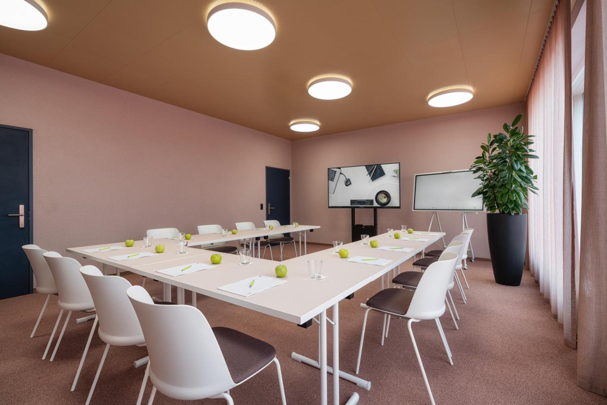 B-Smart Hotel Арбон Екстериор снимка