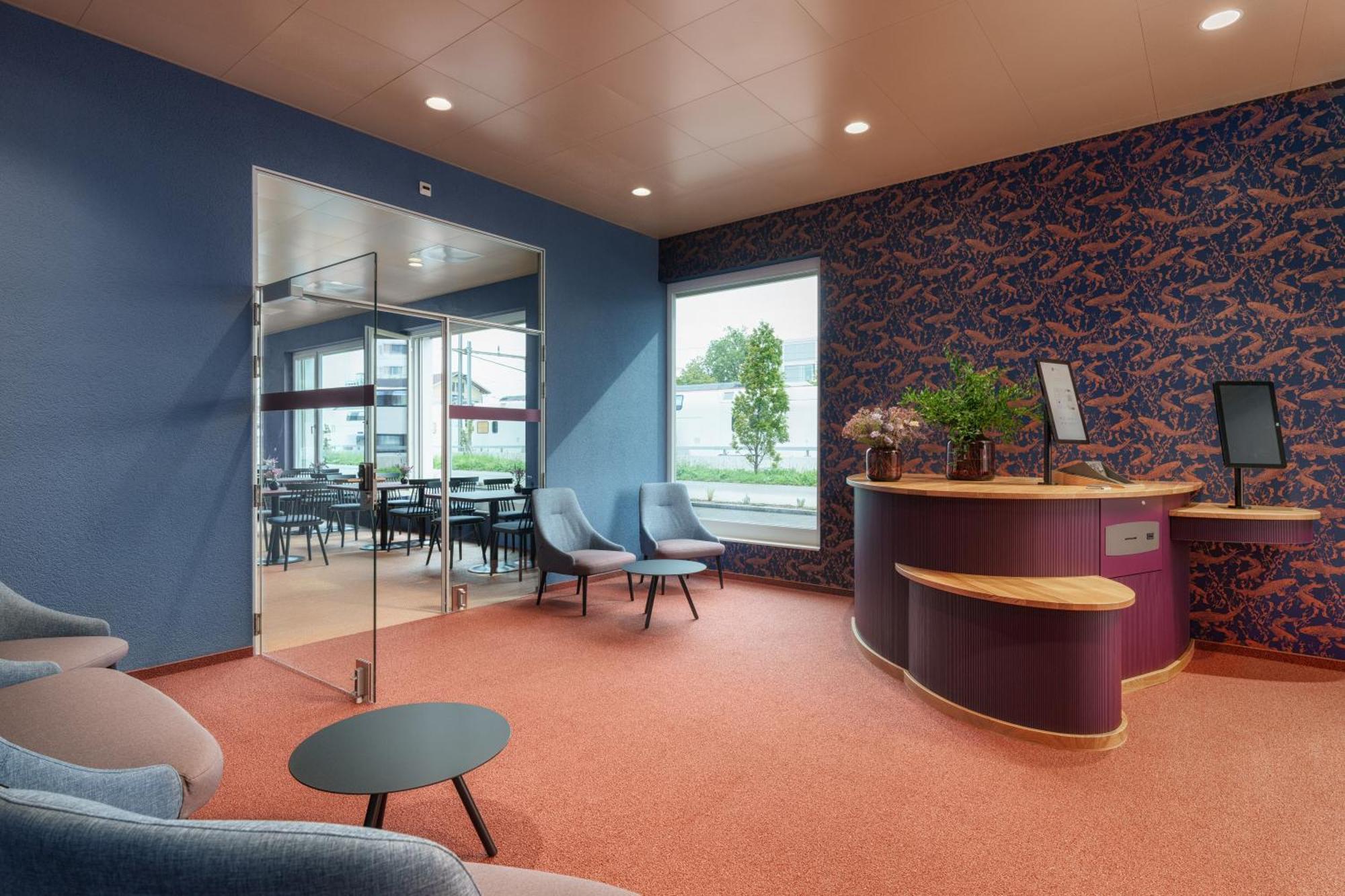 B-Smart Hotel Арбон Екстериор снимка