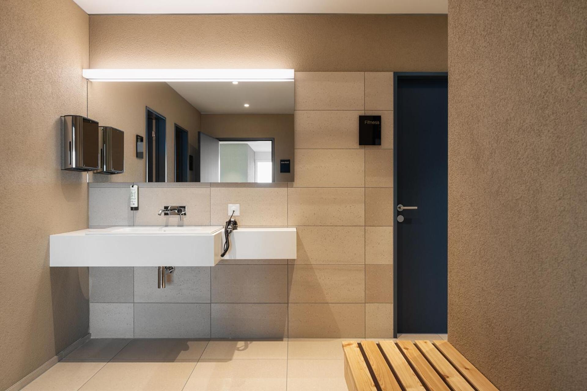 B-Smart Hotel Арбон Екстериор снимка
